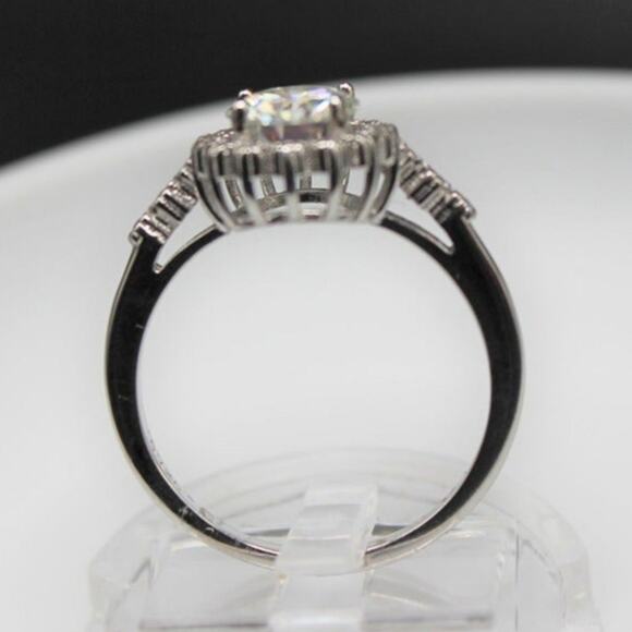 1 Ct Round Cut Moissanite Wedding Ring Halo-Style Flower Cubic Zirconia Silver 8 - Picture 6 of 13